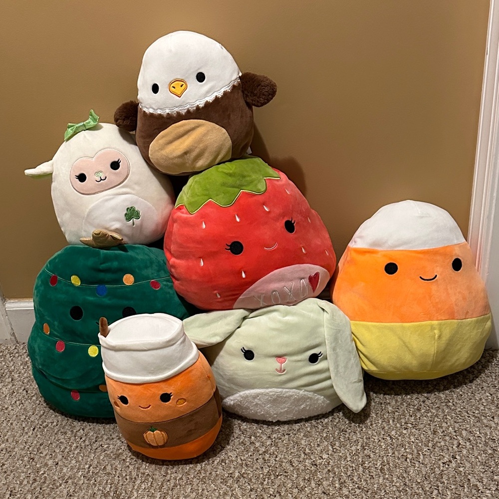 Set of 7 Holiday Squishmallows
